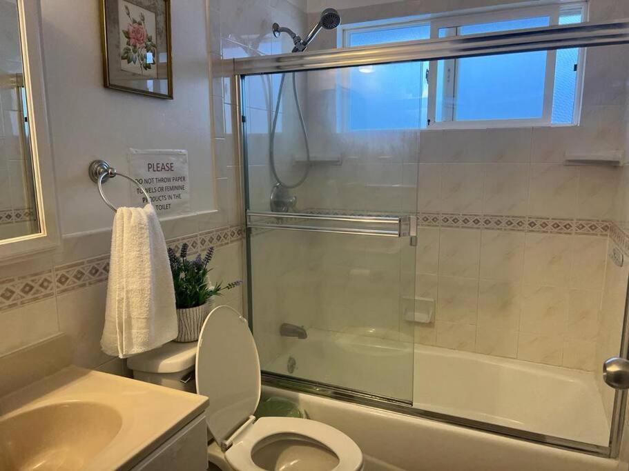 Affordable Private Rooms With Shared Bath Kitchen Near Sfo Daly City Exterior photo