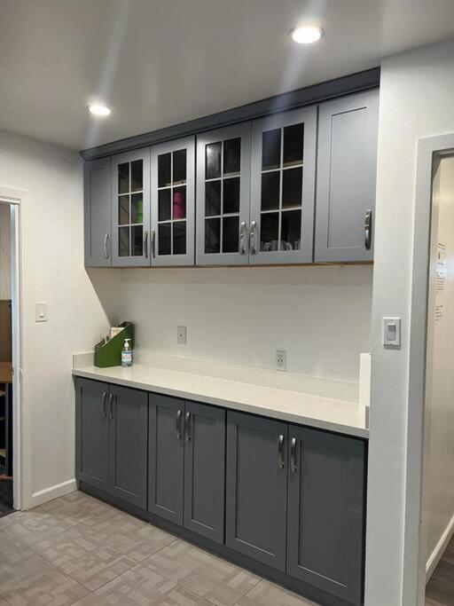 Affordable Private Rooms With Shared Bath Kitchen Near Sfo Daly City Exterior photo